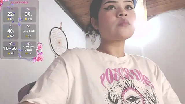 Amara18  online show from 11-30-25, 11:20