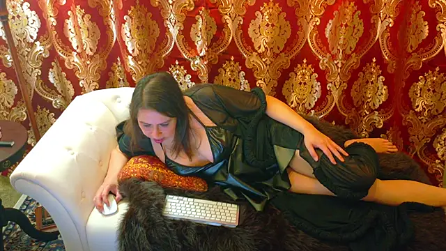 Snapshot of Lily_Leigh1 chatting on 02-06-25, 06:51 Lily Leigh1 online show from 02-06-25, 06:51