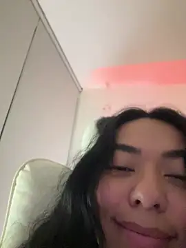 Snapshot of PetitLumiere chatting on 01-18-25, 02:47 PetitLumiere online show from 01-18-25, 02:47