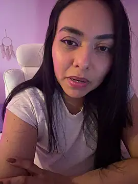 Snapshot of PetitLumiere chatting on 02-03-25, 12:58 PetitLumiere online show from 02-03-25, 12:58