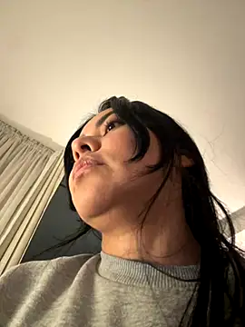 Snapshot of PetitLumiere chatting on 09-15-25, 04:34 PetitLumiere online show from 09-15-25, 04:34