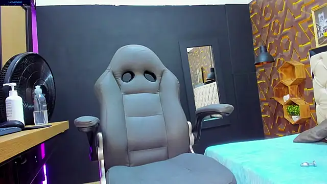 Snapshot of deyy_madissonn chatting on 01-14-25, 07:53 deyy madissonn online show from 01-14-25, 07:53