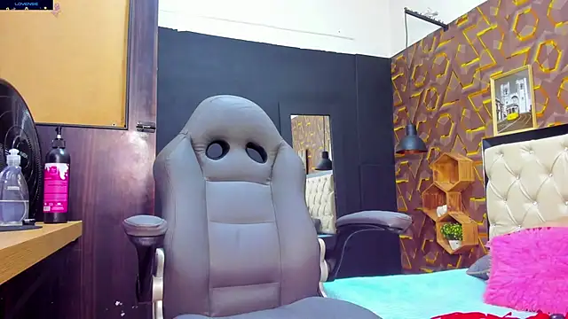 Snapshot of deyy_madissonn chatting on 01-18-25, 08:19 deyy madissonn online show from 01-18-25, 08:19