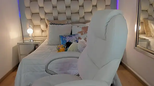 Helleamazing online show from 01-31-25, 04:58