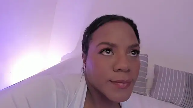 Sexyshantal  online show from 10-28-25, 07:27