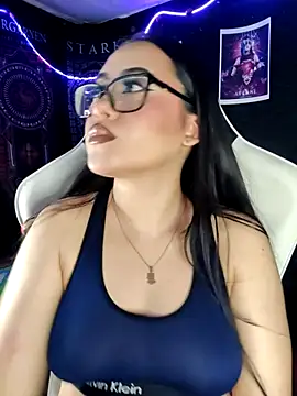 Snapshot of Janna_mnt chatting on 02-12-26, 03:56 Janna mnt online show from 02-12-26, 03:56