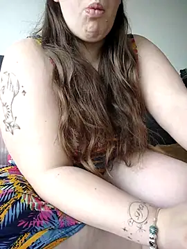 Snapshot of FrancaiseLynne chatting on 02-15-25, 03:39 FrancaiseLynne online show from 02-15-25, 03:39