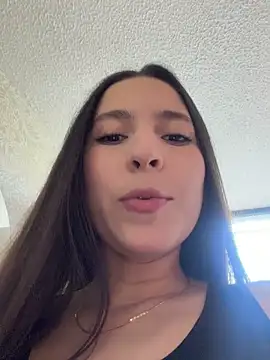 Snapshot of LittleDoll___ chatting on 02-28-26, 01:01 LittleDoll online show from 02-28-26, 01:01