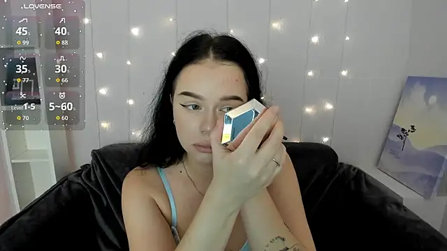 Snapshot of Lori__Hell chatting on 11-03-25, 02:24 Lori Hell online show from 11-03-25, 02:24