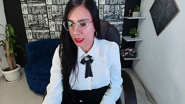 Agata-Moon online show from 12-18-25, 04:24