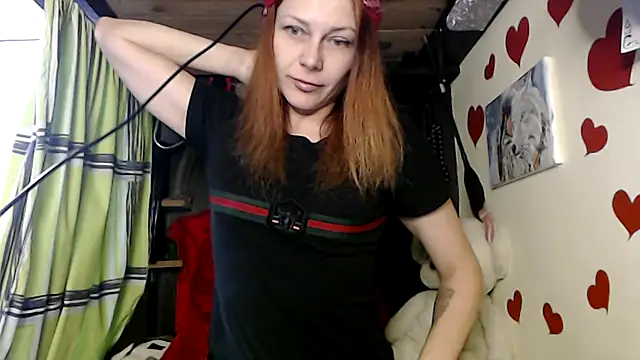 Snapshot of HarleyQuinn_69 chatting on 10-19-25, 11:33 HarleyQuinn 69 online show from 10-19-25, 11:33