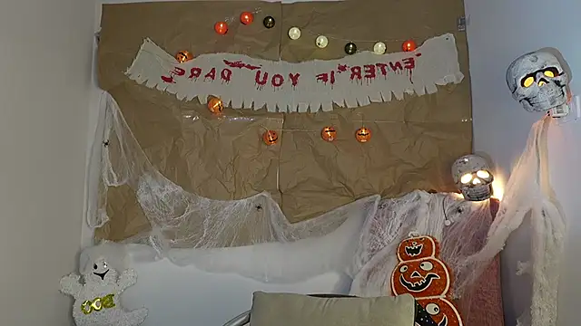 Snapshot of nerak_1a_ chatting on 10-23-25, 07:34 nerak 1a online show from 10-23-25, 07:34