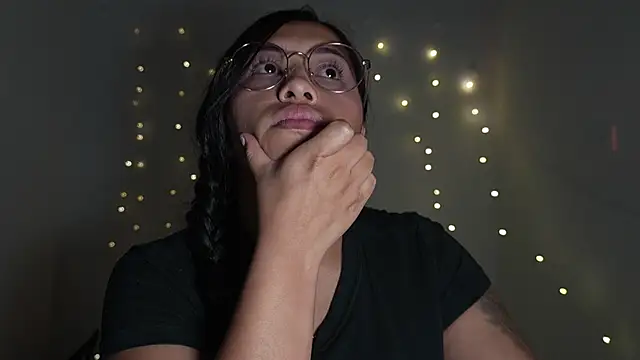 Snapshot of nerak_1a_ chatting on 12-17-25, 06:25 nerak 1a online show from 12-17-25, 06:25