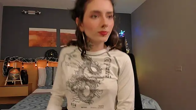 LiliJones  online show from 12-04-24, 04:38