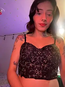 Snapshot of LiliJones_ chatting on 02-09-26, 04:11 LiliJones online show from 02-09-26, 04:11