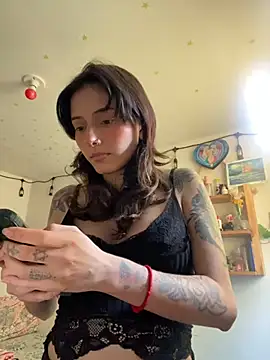 Snapshot of LiliJones_ chatting on 02-10-26, 03:16 LiliJones online show from 02-10-26, 03:16