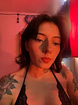 Snapshot of LiliJones_ chatting on 02-11-26, 03:28 LiliJones online show from 02-11-26, 03:28