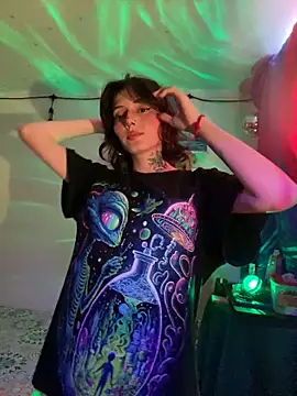 Snapshot of LiliJones_ chatting on 02-16-26, 05:20 LiliJones online show from 02-16-26, 05:20