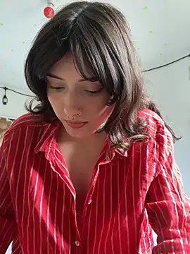 Snapshot of LiliJones_ chatting on 02-17-26, 03:40 LiliJones online show from 02-17-26, 03:40