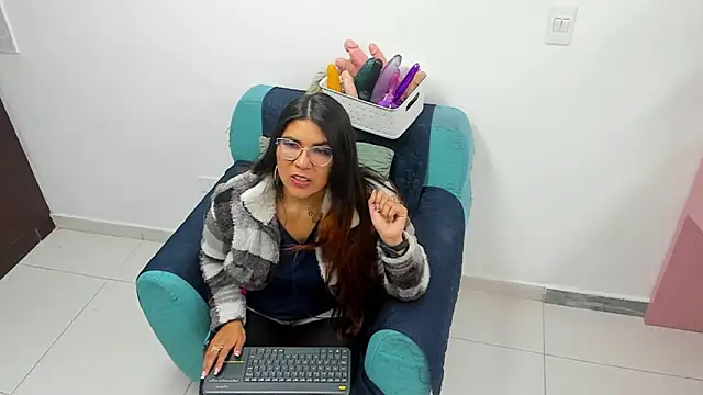 Luna Dumont online show from 02-01-25, 11:32