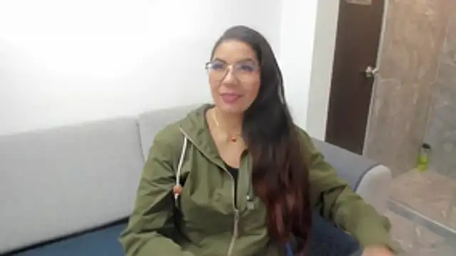 Luna Dumont online show from 01-15-26, 11:15