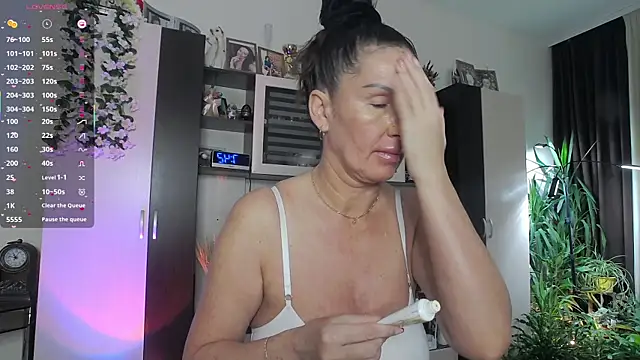 SheilaRyan online show from 02-15-26, 04:42