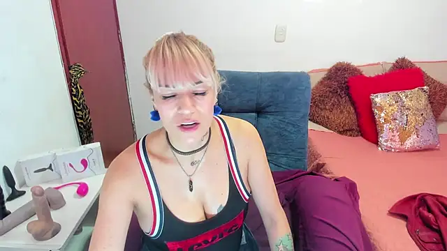 Snapshot of harly__queen chatting on 01-09-25, 12:41 harly queen online show from 01-09-25, 12:41