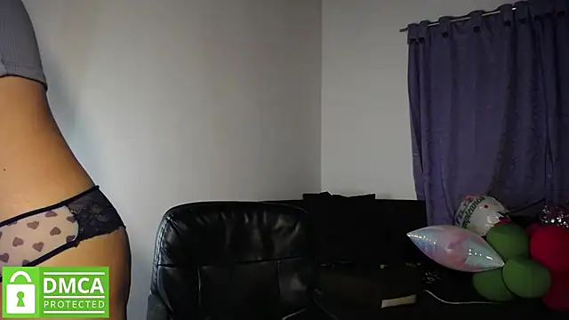 Snapshot of Mr_MrsCurie chatting on 11-11-25, 12:21 Mr MrsCurie online show from 11-11-25, 12:21