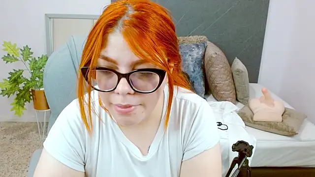 Snapshot of lucie_nicolls chatting on 12-09-24, 10:41 lucie nicolls online show from 12-09-24, 10:41