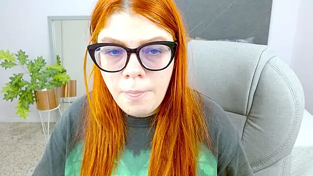 Snapshot of lucie_nicolls chatting on 12-12-24, 08:10 lucie nicolls online show from 12-12-24, 08:10