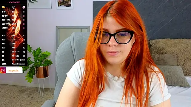 Snapshot of lucie_nicolls chatting on 12-17-24, 10:43 lucie nicolls online show from 12-17-24, 10:43
