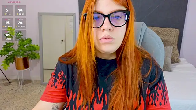 Snapshot of lucie_nicolls chatting on 12-18-24, 08:25 lucie nicolls online show from 12-18-24, 08:25