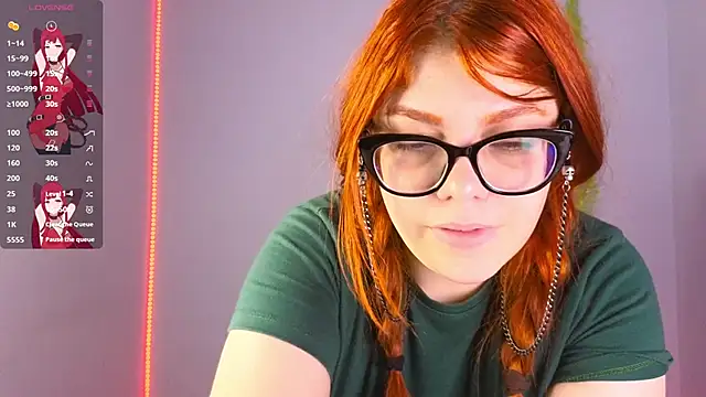 Snapshot of lucie_nicolls chatting on 02-14-25, 11:09 lucie nicolls online show from 02-14-25, 11:09