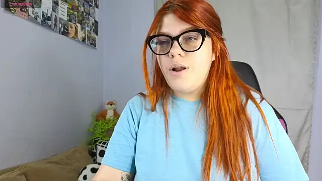 Snapshot of lucie_nicolls chatting on 02-21-25, 06:59 lucie nicolls online show from 02-21-25, 06:59