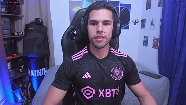 Snapshot of JacobKirito chatting on 10-14-25, 02:01 JacobKirito online show from 10-14-25, 02:01