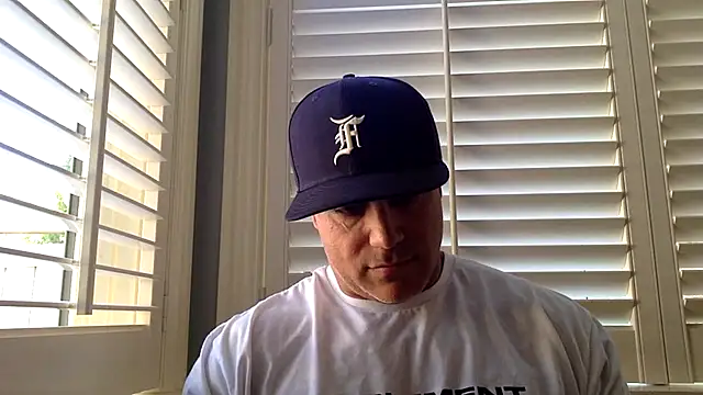 Snapshot of Bad_daddy21 chatting on 09-22-25, 06:21 Bad daddy21 online show from 09-22-25, 06:21