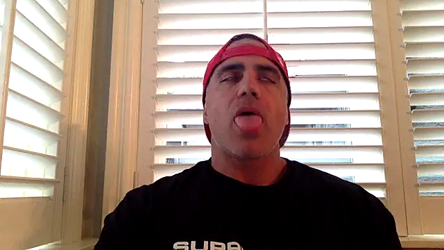 Snapshot of Bad_daddy21 chatting on 10-02-25, 02:02 Bad daddy21 online show from 10-02-25, 02:02