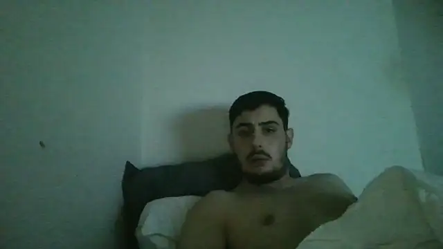 Snapshot of Vale_187 chatting on 03-02-26, 04:25 Vale 187 online show from 03-02-26, 04:25