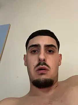 Snapshot of Vale_187 chatting on 03-10-26, 12:32 Vale 187 online show from 03-10-26, 12:32