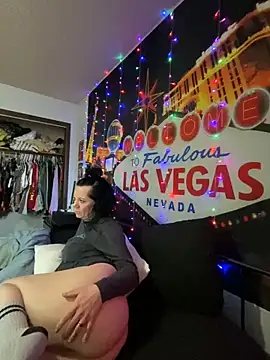 SidneyRaee online show from 01-21-25, 05:41