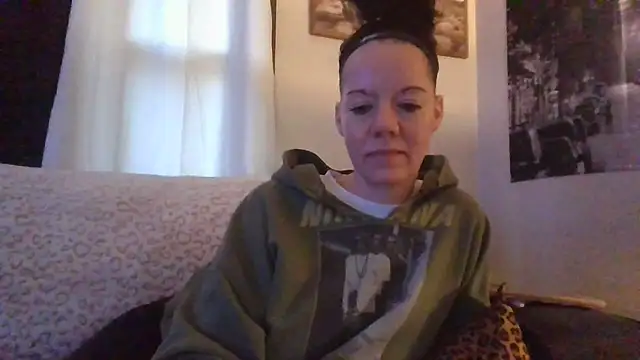 SidneyRaee online show from 11-02-25, 03:14