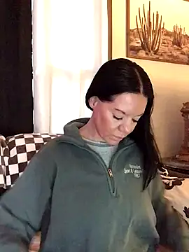 SidneyRaee online show from 12-18-25, 06:03