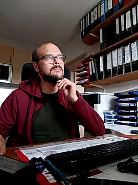 Snapshot of JCF1987 chatting on 09-17-25, 12:07 JCF1987 online show from 09-17-25, 12:07