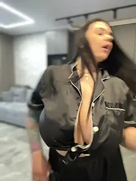 Snapshot of HugeBoobs- chatting on 02-15-25, 07:06 HugeBoobs- online show from 02-15-25, 07:06