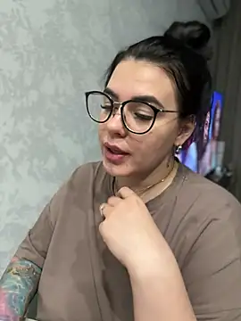 Snapshot of HugeBoobs- chatting on 02-28-25, 06:43 HugeBoobs- online show from 02-28-25, 06:43