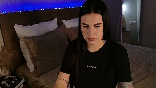 Snapshot of HugeBoobs- chatting on 10-16-25, 06:03 HugeBoobs- online show from 10-16-25, 06:03