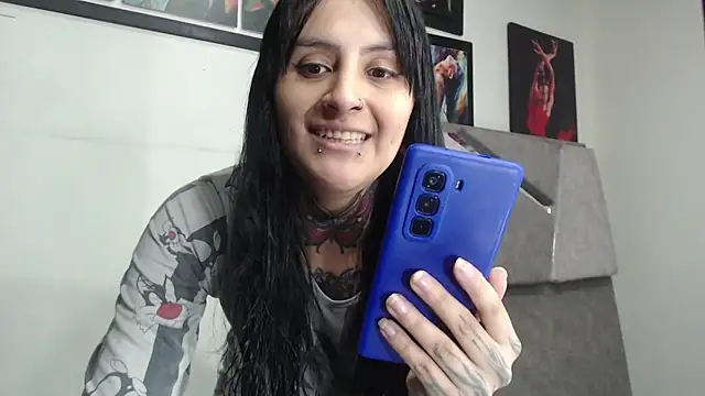 emma onassis 17 online show from 12-05-25, 01:47