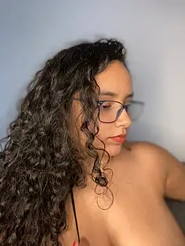 CurlyGirl 1 online show from 12-25-24, 05:47