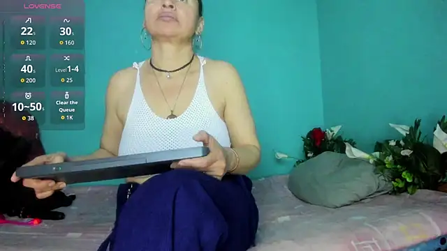 SheraHadee online show from 11-25-25, 12:32