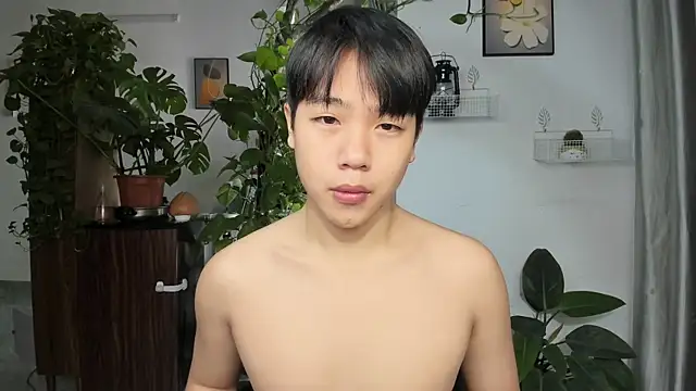 Snapshot of Oliver_Nl chatting on 11-21-25, 04:44 Oliver Nl online show from 11-21-25, 04:44